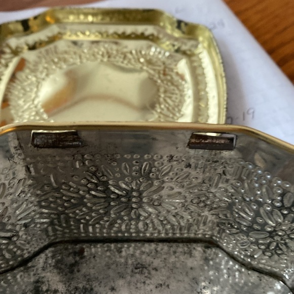 Vintage Tin HORPER'S TOFFEE
CANDY MADE IN ENGLAND  4 3/4" X 2 7/8”X 4 1/4” - Picture 11 of 16